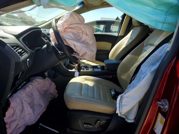 2019 FORD EDGE SEL — DENT