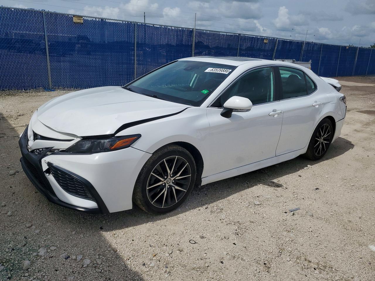 2022 TOYOTA CAMRY SE