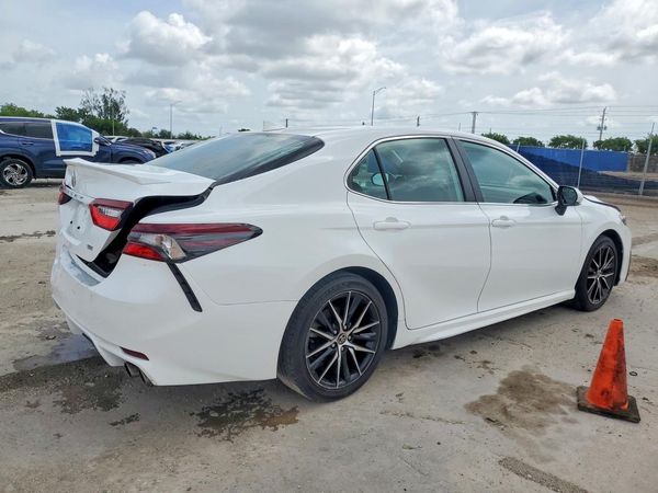 2022 TOYOTA CAMRY SE