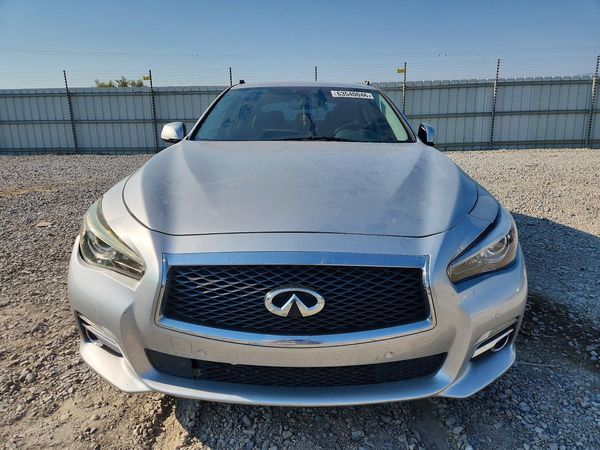 2016 INFINITI Q50