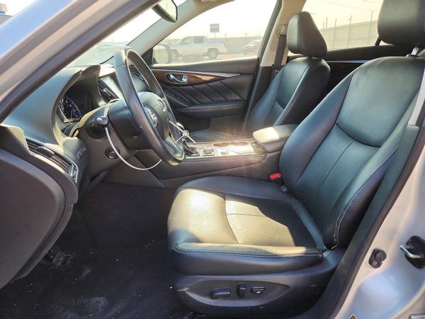2016 INFINITI Q50