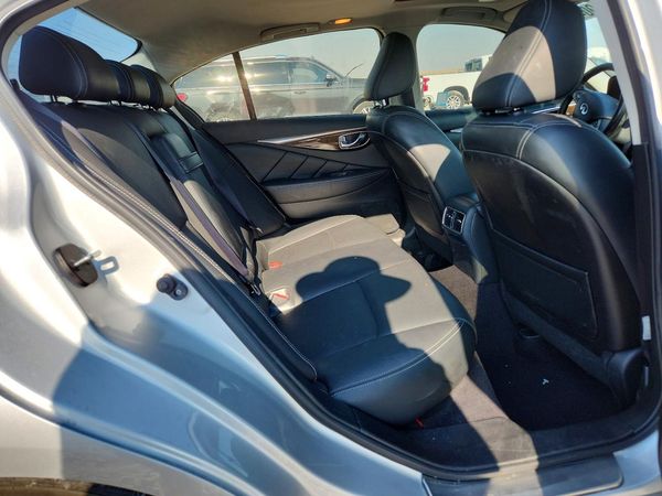 2016 INFINITI Q50