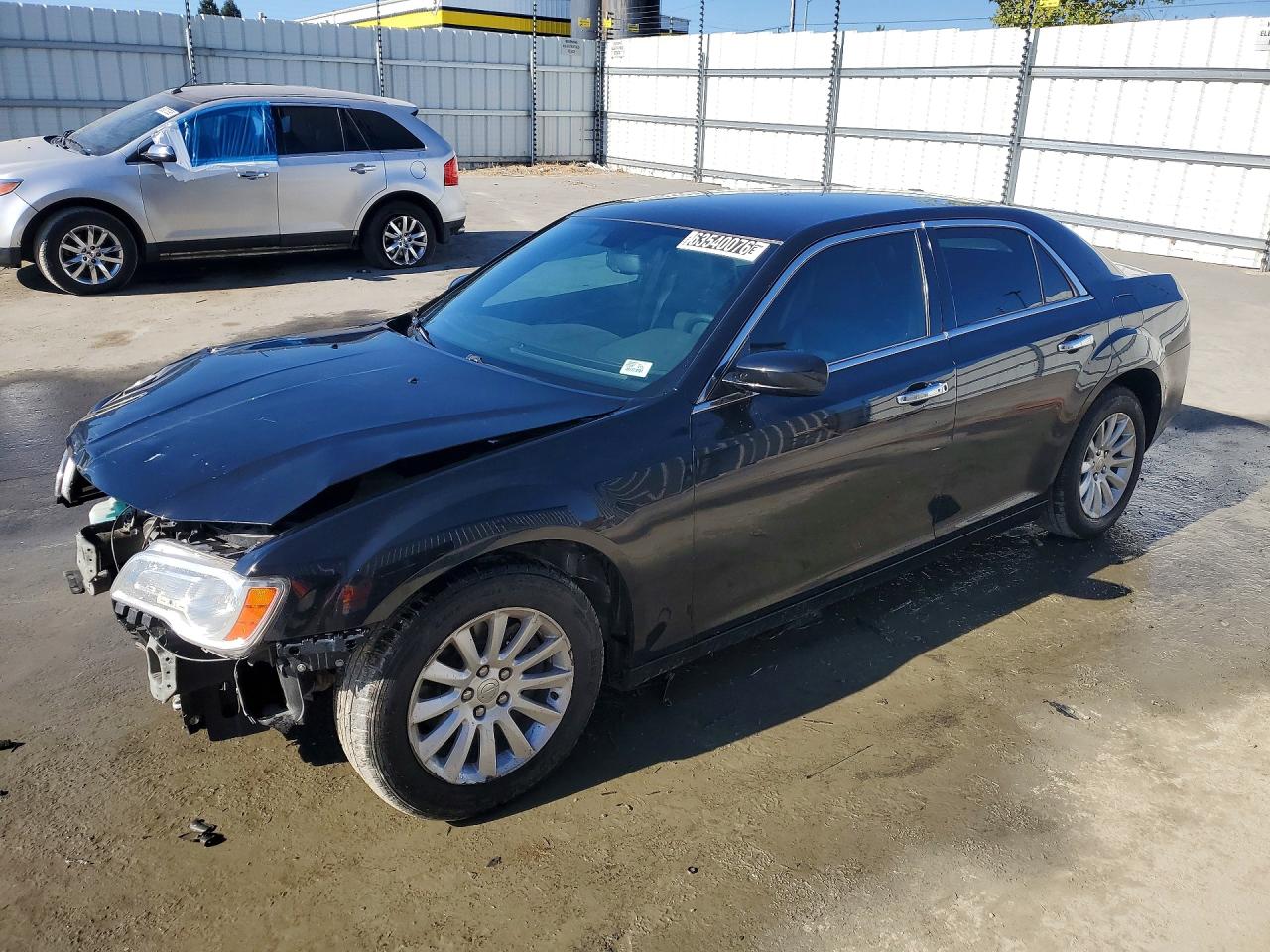2014 CHRYSLER 300 — Front 3/4