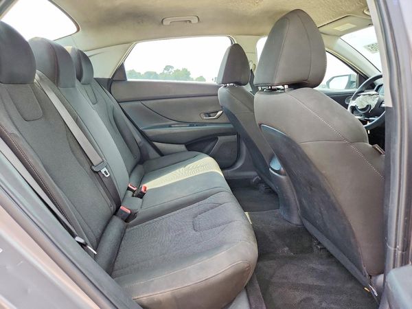 2021 HYUNDAI ELANTRA SE