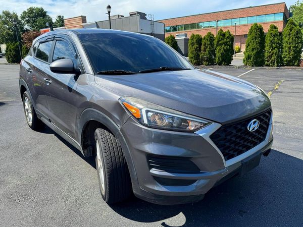 2020 HYUNDAI TUCSON SE
