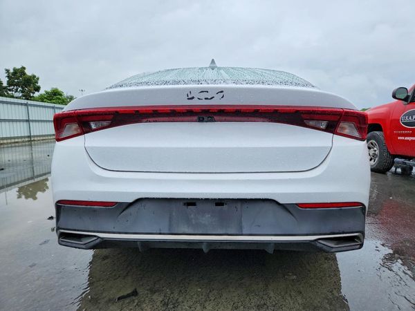2022 KIA K5 LX