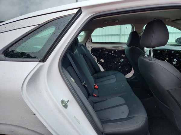 2022 KIA K5 LX