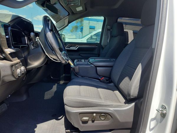 2023 CHEVROLET SILVERADO LT — DENT