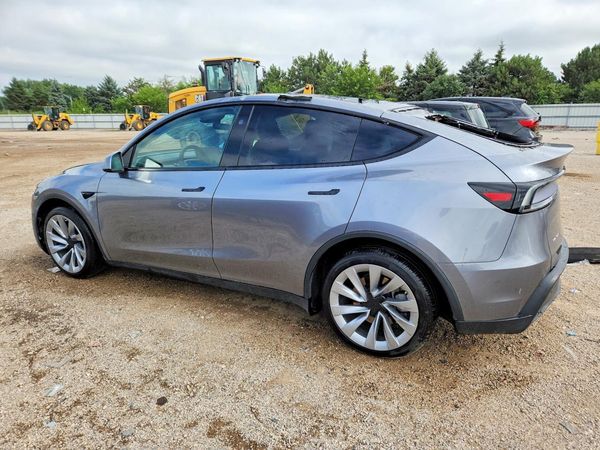 2026 TESLA MODEL Y