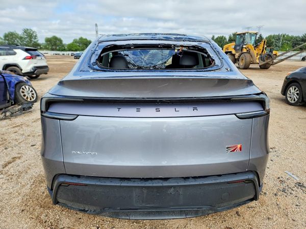 2026 TESLA MODEL Y