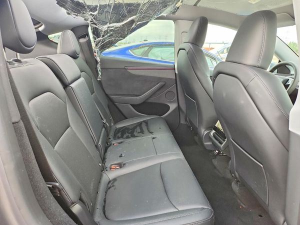 2026 TESLA MODEL Y