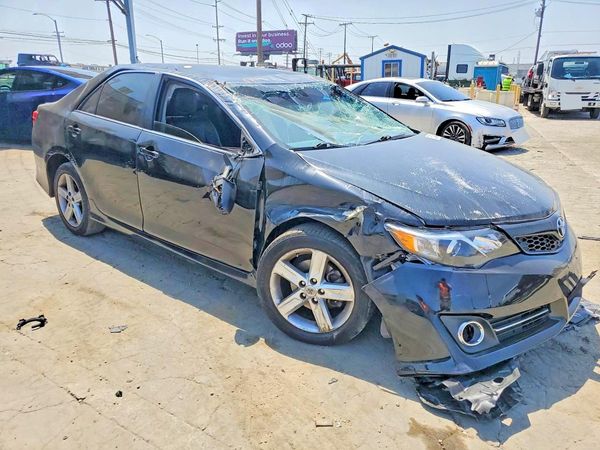 2013 TOYOTA CAMRY
