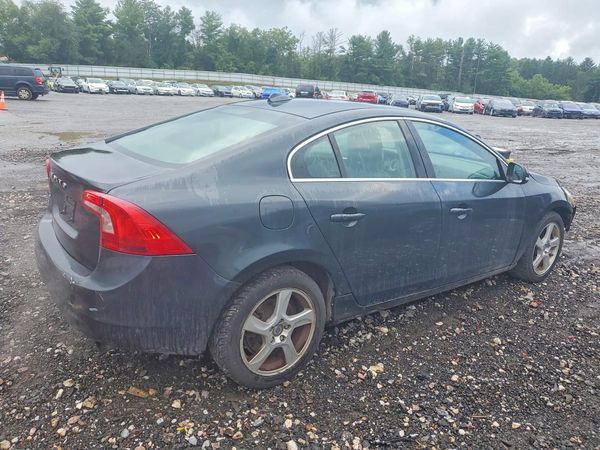2013 VOLVO S60