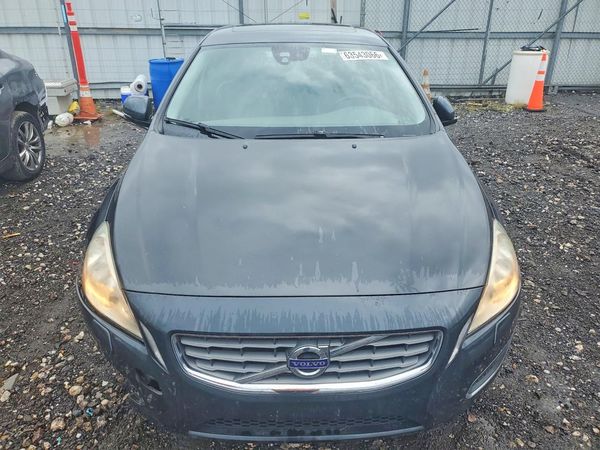 2013 VOLVO S60