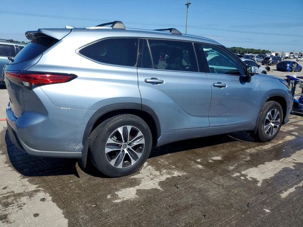2021 TOYOTA HIGHLANDER XLE Nav