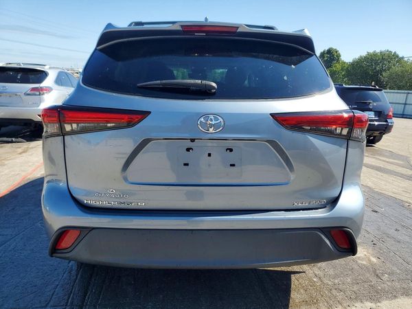 2021 TOYOTA HIGHLANDER XLE Nav