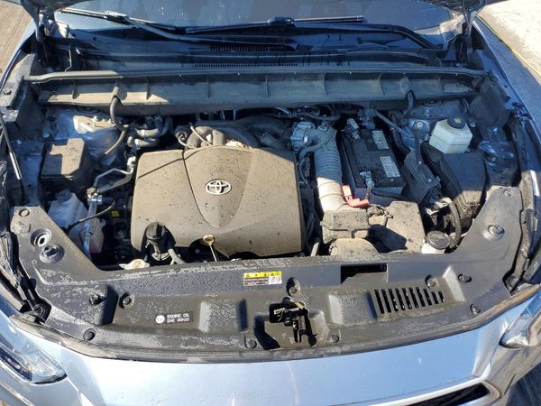 2021 TOYOTA HIGHLANDER XLE Nav