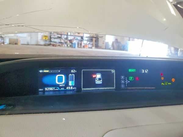 2019 TOYOTA PRIUS L/LE/XLE/LTD.