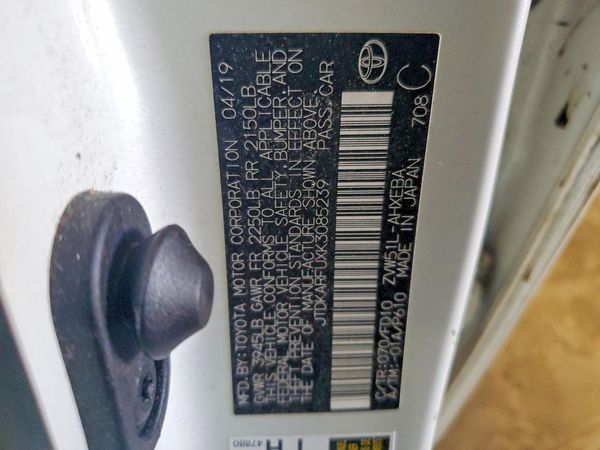 2019 TOYOTA PRIUS L/LE/XLE/LTD.