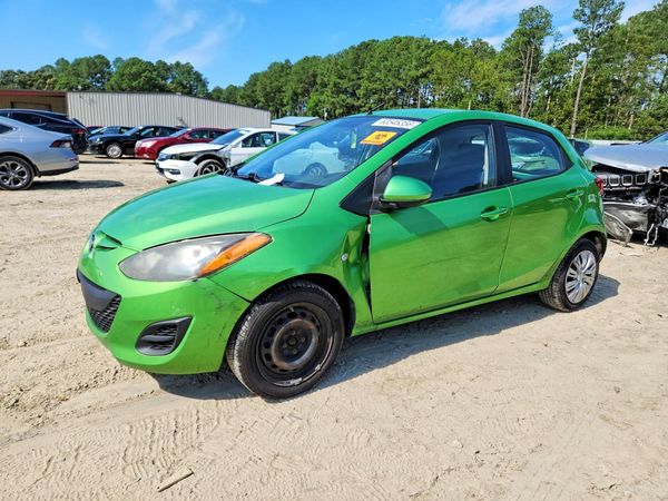 2013 MAZDA MAZDA2
