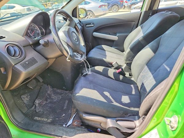 2013 MAZDA MAZDA2 Sport/GX