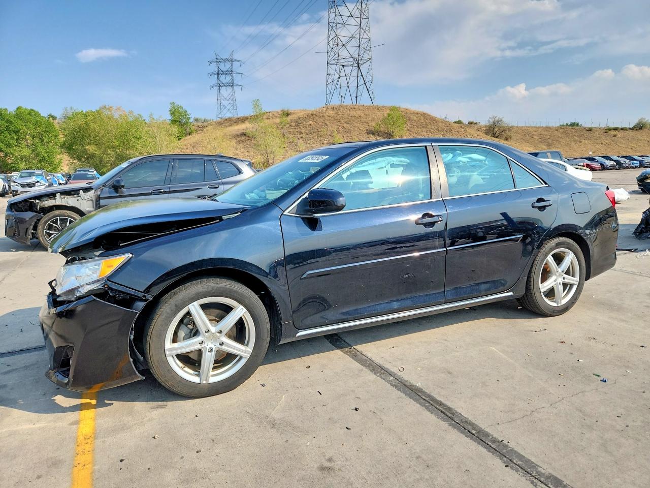 2012 TOYOTA CAMRY — Front 3/4