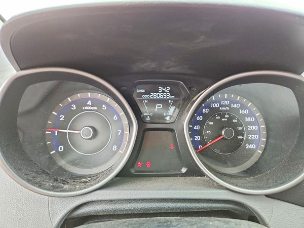2013 HYUNDAI ELANTRA