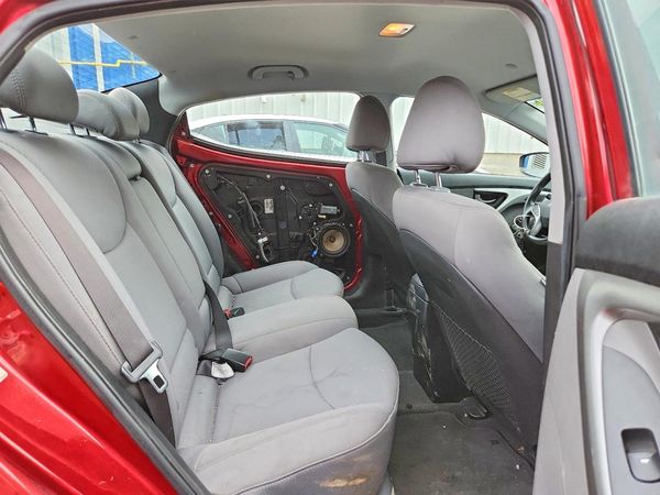 2013 HYUNDAI ELANTRA