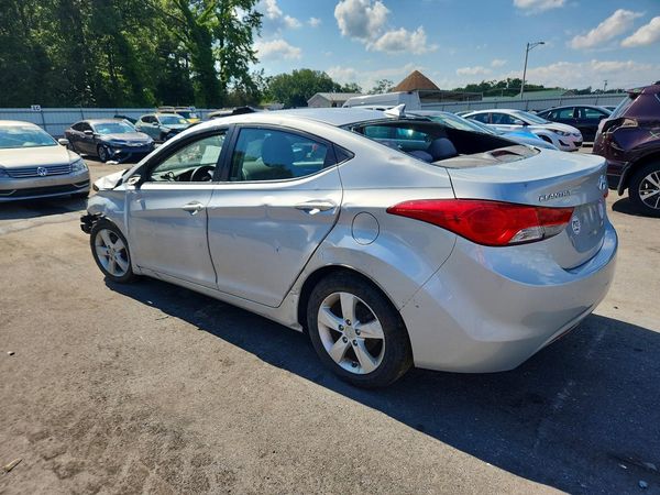 2013 HYUNDAI ELANTRA