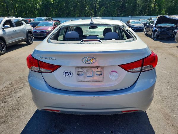 2013 HYUNDAI ELANTRA
