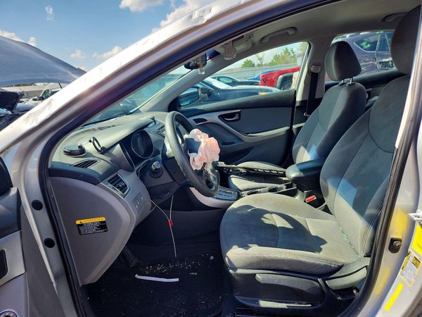 2013 HYUNDAI ELANTRA