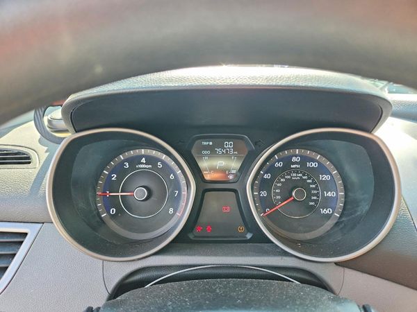 2013 HYUNDAI ELANTRA