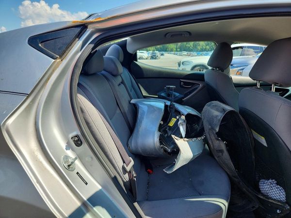 2013 HYUNDAI ELANTRA
