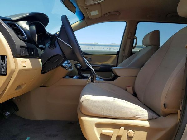 2016 KIA SEDONA LX - Middle-low