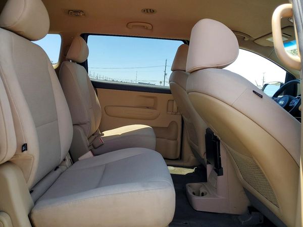 2016 KIA SEDONA LX - Middle-low