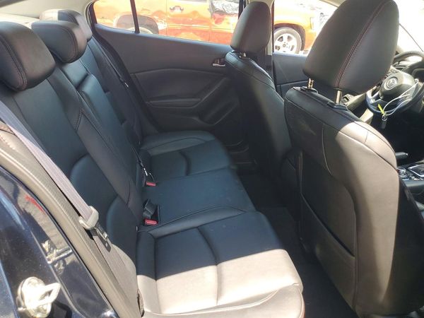 2016 MAZDA 3 SE