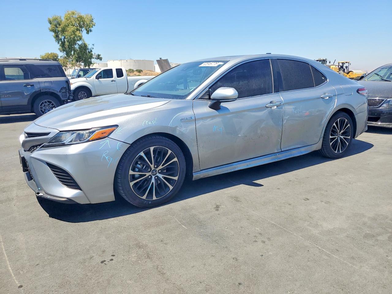 2019 TOYOTA CAMRY SOLA SE/XLE Hybrid