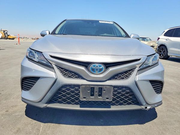 2019 TOYOTA CAMRY SOLA SE/XLE Hybrid