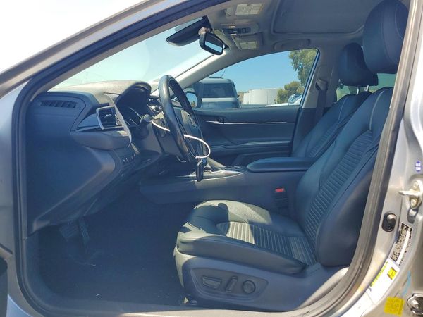 2019 TOYOTA CAMRY SOLA SE/XLE Hybrid