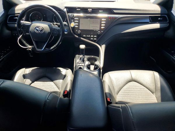 2019 TOYOTA CAMRY SOLA SE/XLE Hybrid