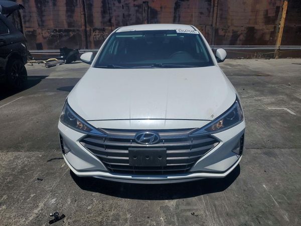 2019 HYUNDAI ELANTRA SE