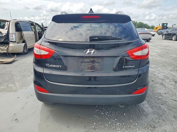 2015 HYUNDAI TUCSON GLS (Middle)