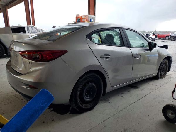 2015 MAZDA 3