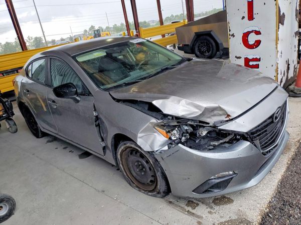 2015 MAZDA 3