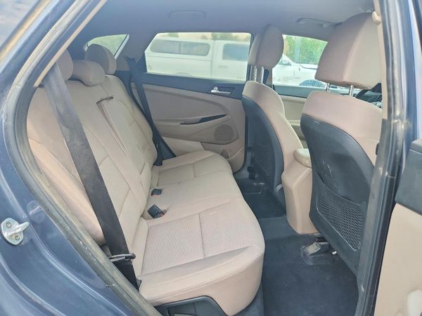 2019 HYUNDAI TUCSON SE