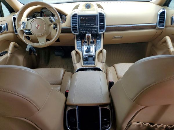 2014 PORSCHE CAYENNE