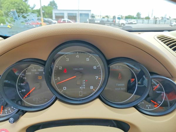2014 PORSCHE CAYENNE