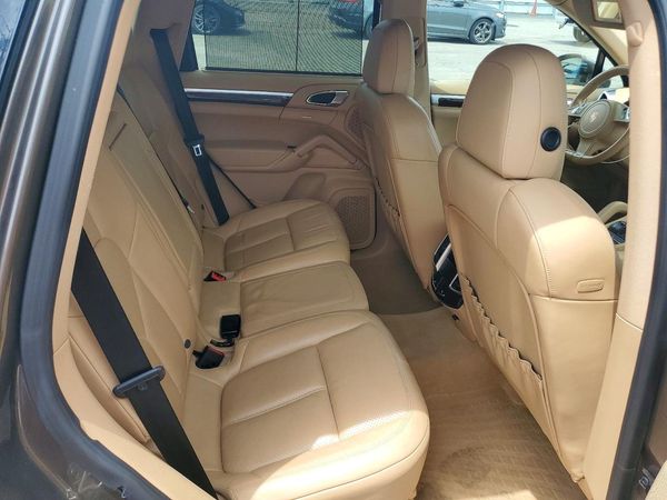 2014 PORSCHE CAYENNE