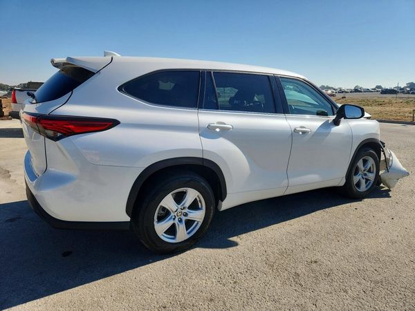 2020 TOYOTA HIGHLANDER LE