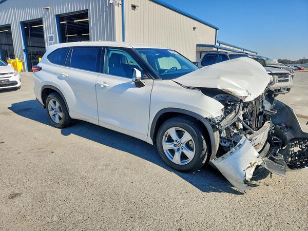 2020 TOYOTA HIGHLANDER LE